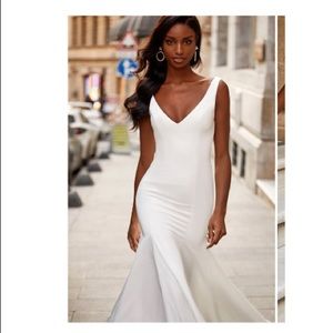 NWT Alamour the Label Katelyn dress.